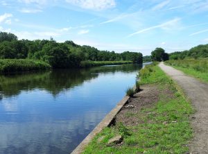 cycle hire canal holiday